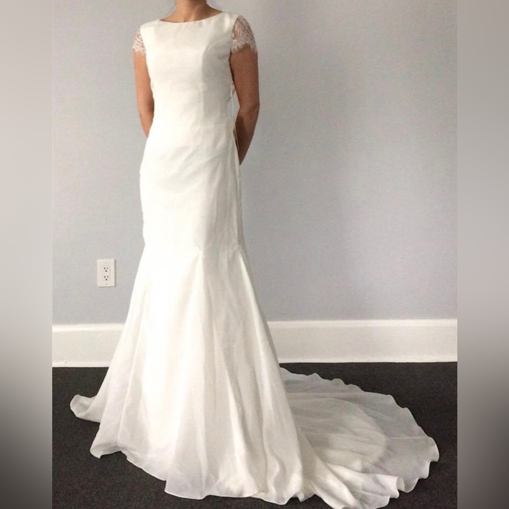 Mingda’s Dress Fit and Flare Wedding Dress NWT!